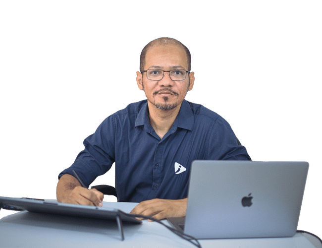 Prof. Paulo Vicente à mesa com o notebook